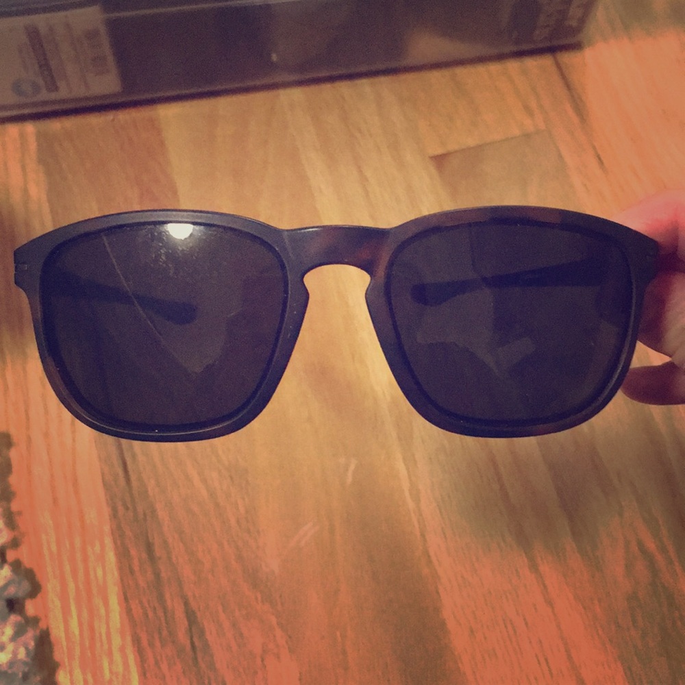 Oakley unisex enduro sunglasses in tortoise